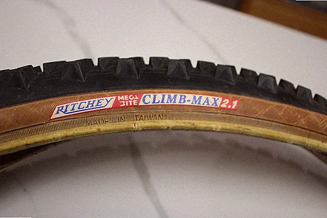 NOS VINTAGE RITCHEY OMEGA BITE CLIMB-MAX 2.1 SKIN WALL 26 INCH TIRE P21 P22 RARE