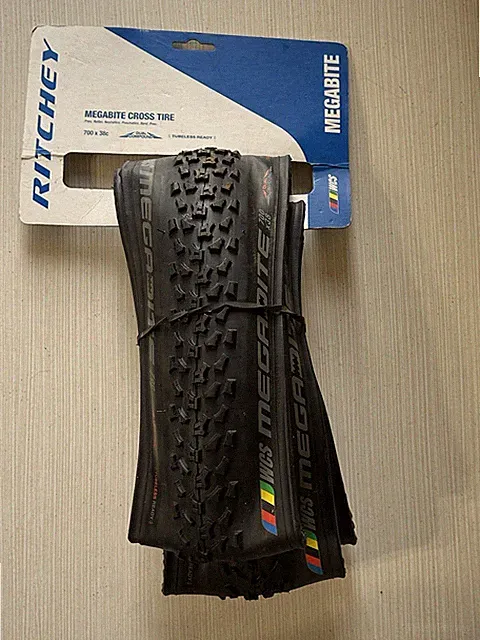 Ritchey Comp Megabite Tire - 700 x 38, Clincher, Folding, Black, 30tpi WCS